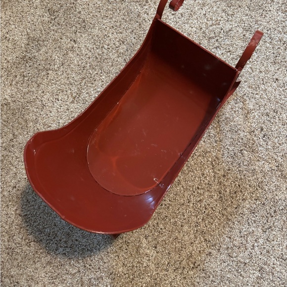 Festive Red and Silver Holiday Sleigh - Picture 3 of 5